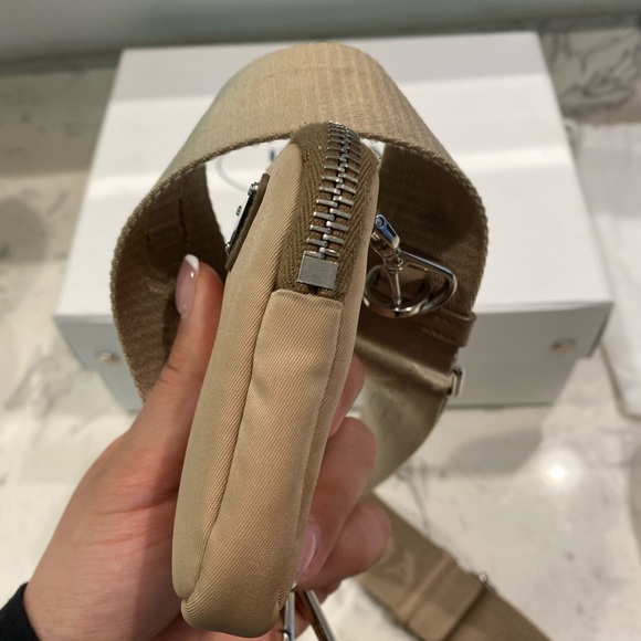 ‼️ SOLD ‼️Prada re-edition nylon cross body bag - Picture 11 of 15
